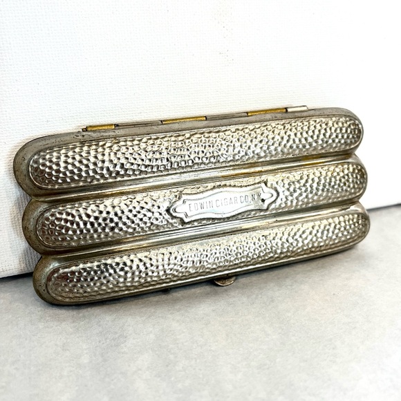 Collectible Edwin Cigar Co. NY Antique 3 Cigar Silver Hammered Metal Case Holder